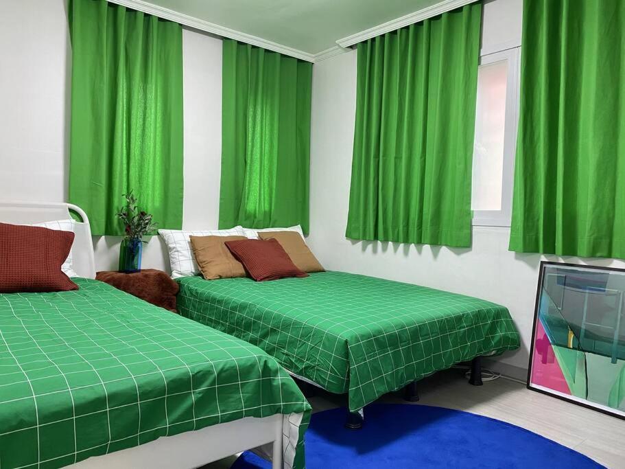Chic 2-bedroom In Hongdae Pangsapuri Seoul
