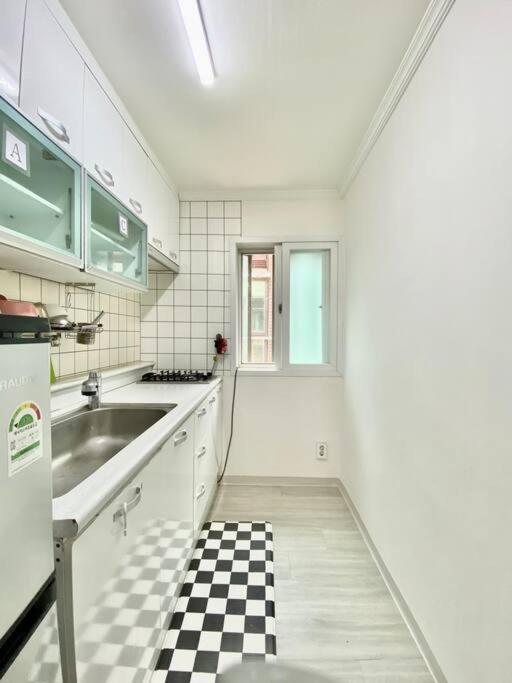 Chic 2-bedroom In Hongdae Seoul