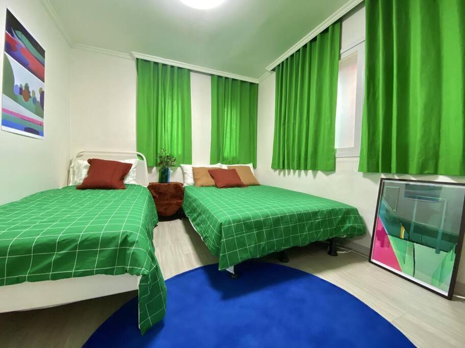 Chic 2-bedroom In Hongdae * Seoul